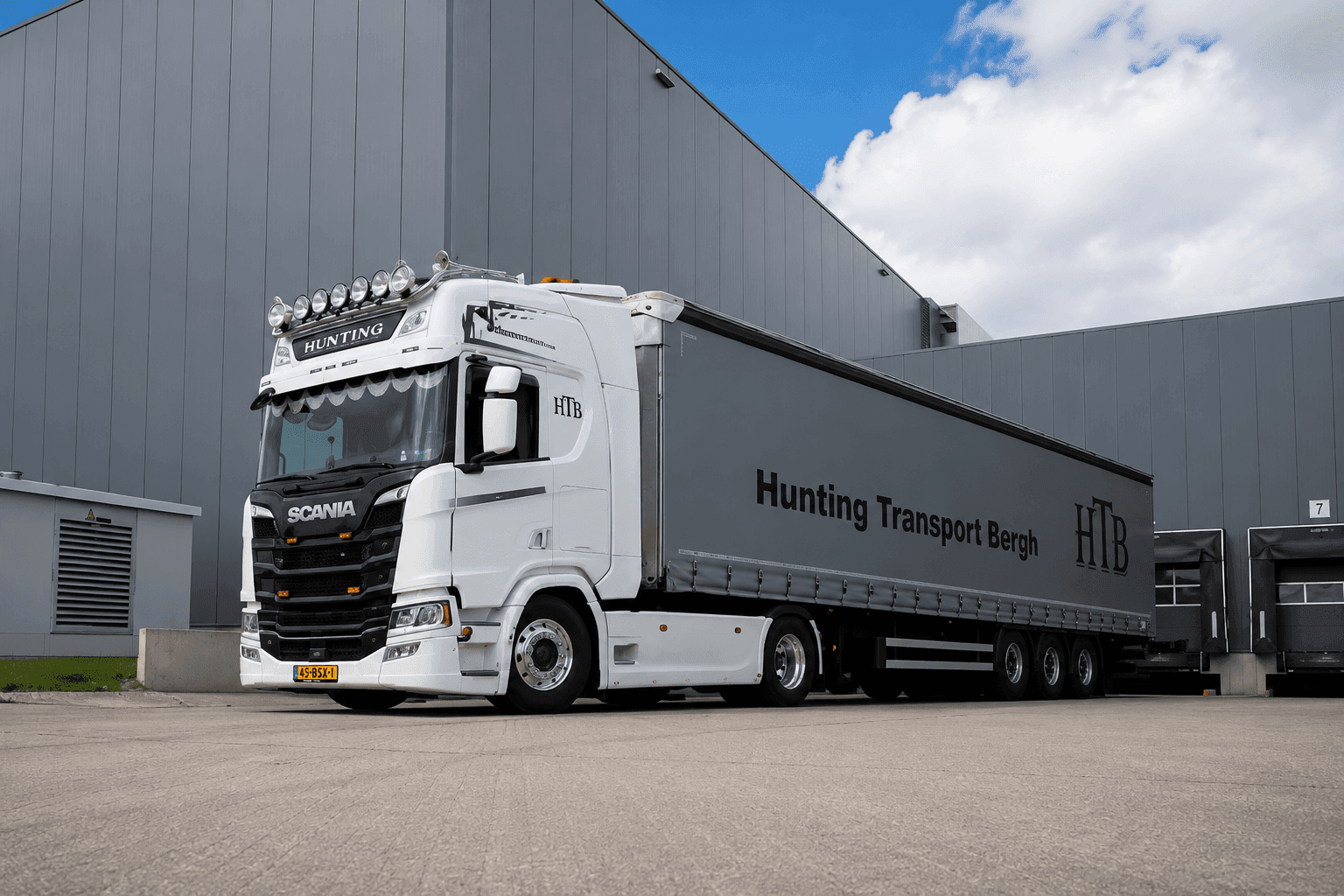 Hunting Transport Bergh over vrachtwagen leasen met LFH Lease
